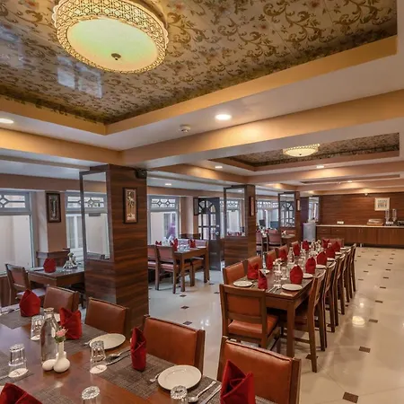 Summit Oakden Resort & Spa At Mall Road-2