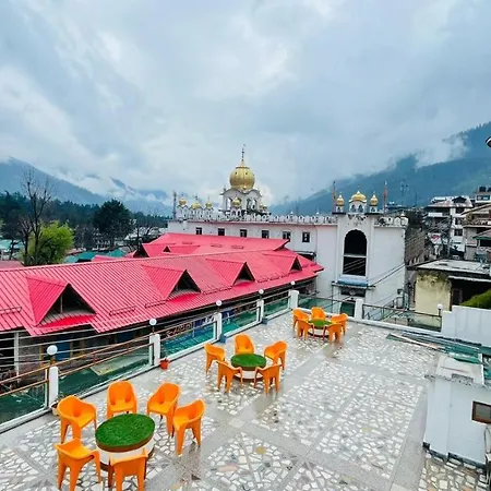 !!! Hotel Hilltop At Mall Road Manali !!! With Open Terrace !! Family Hotel !!-2