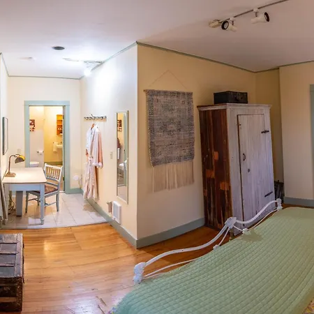 Clementine'S Guest House & Vacation Rentals-3