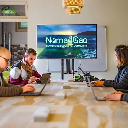 Nomadgao Dharamkot - A Social Hotel With Coworking, Fast Wifi, Peaceful Rooms, And Great Views - Close To Mcleodganj-3