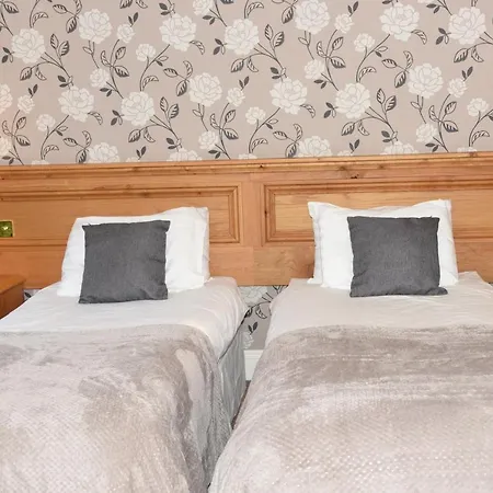 Greyhound Hotel-3
