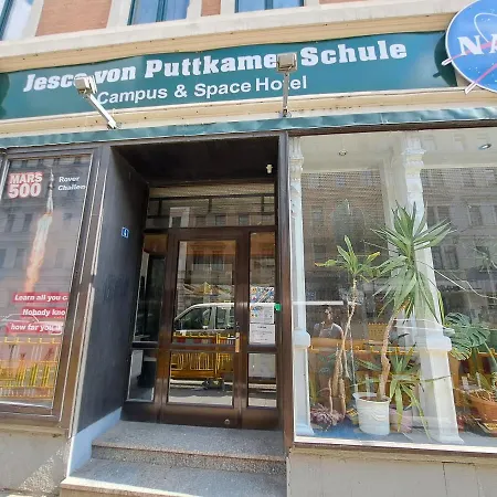 Space Hotel Im Campus Der Jvp Schule-2