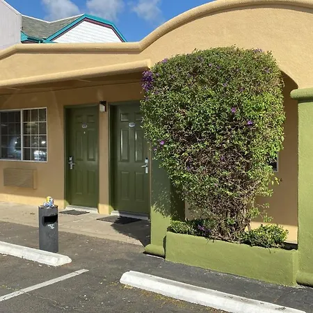 Holiday Motel-2