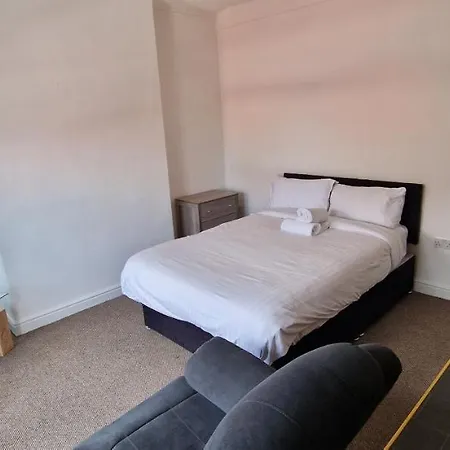 Self Check In Apartment Doncaster-3