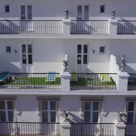 Albufeira Beach Hotel By Kavia-2
