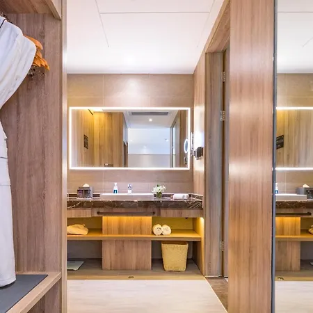 Atour Hotel, Haizhu Jiangtai Road Subway Station, Guangzhou-Free Shuttle Bus Service At The Canton Fair-3