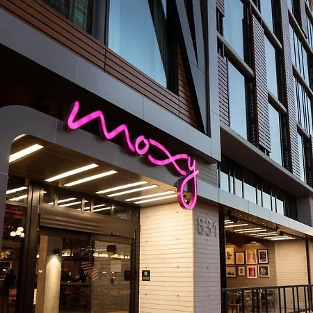 Moxy San Diego Gaslamp Quarter-3
