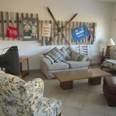 Dodgeton Creek Inn-3