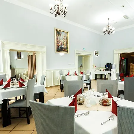 Astoria Hotel & Restaurant-3