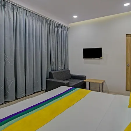 Itsy Hotels Natasha, Vesu, Surat-3