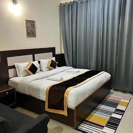 Sky Pie Hotel-2