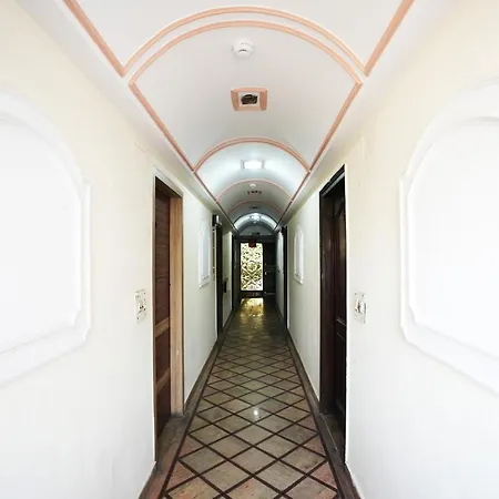 Hotel Classic Karol Bagh-2
