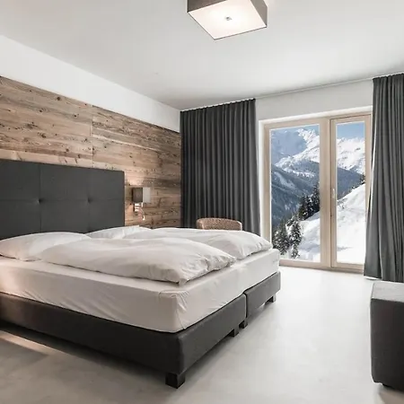 Mondschein Hotel&Chalet Ski-In Ski-Out Luxus am Arlberg-3