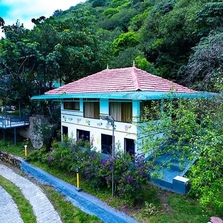 Shisiram-Italian Luxury Cottage Tabor Hills Resort-3