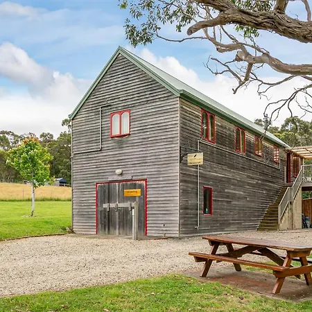 Wine Loft - Cosy Country Retreat With Ocean Views-3