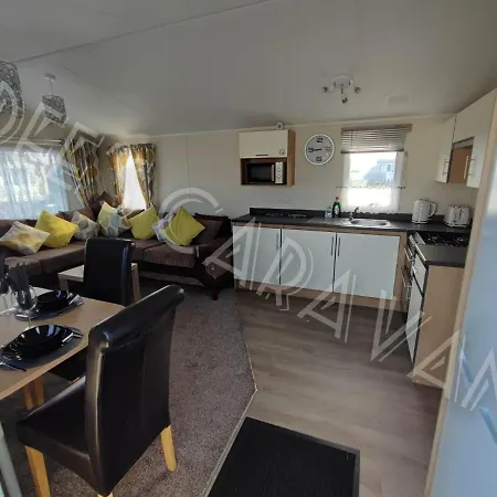 Dee'S Caravan-2