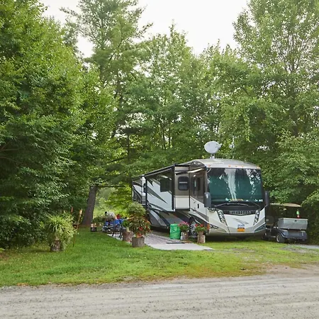 Lake George Escape-2