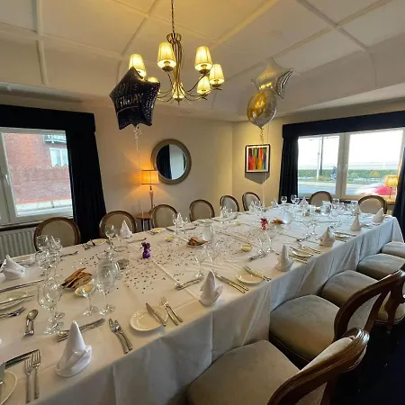 Kingsway Hotel.-2