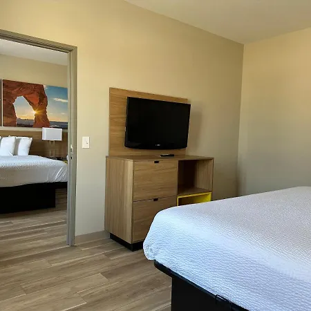 Days Inn By Wyndham Oklahoma City-3