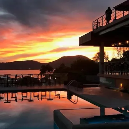 Hotel Puesta Del Sol-2