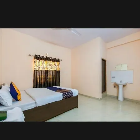Oyo Hotel Erawat Greens-2