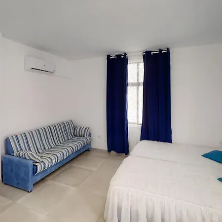 VV Las Buganvillas MASPALOMAS - Cocina y habitaciones con baños privados-3