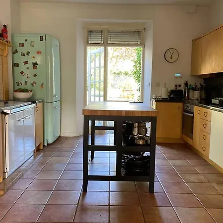 Family Home In The Heart Of Dublin-3