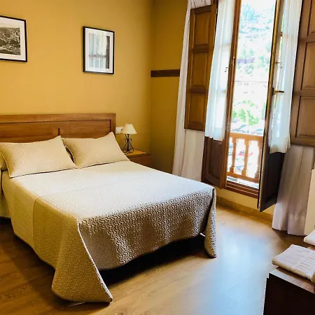 Hostal La Serna-3