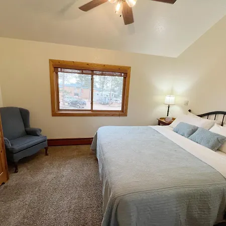 Columbine B Cabin Suite-3