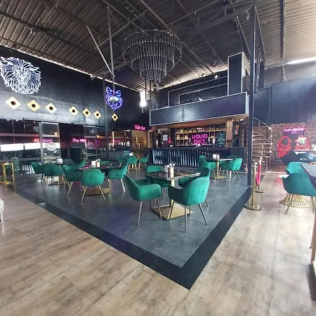 Hotel Ss Grandeur-3