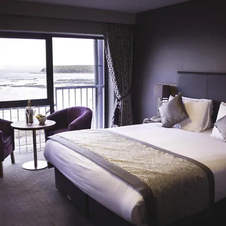 Allingham Arms Hotel-3