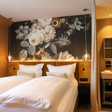 Boutiquehotel Burg Adenbach&Alter Weinbau-2