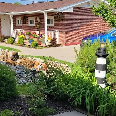 Husker Inn-2