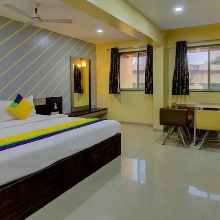 Itsy Hotels Prince Regency-3