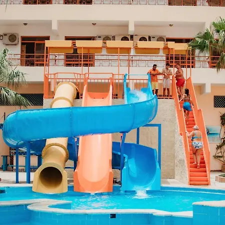 Empire Hotel Aqua Park - Couples And Families-3