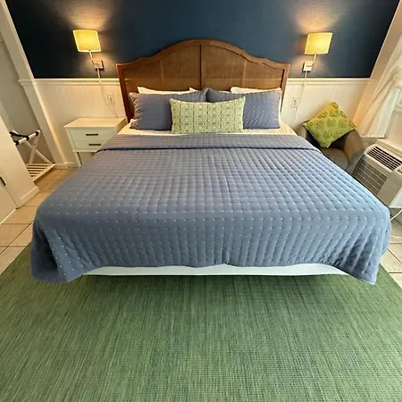 Boardwalk Beach Inn-3