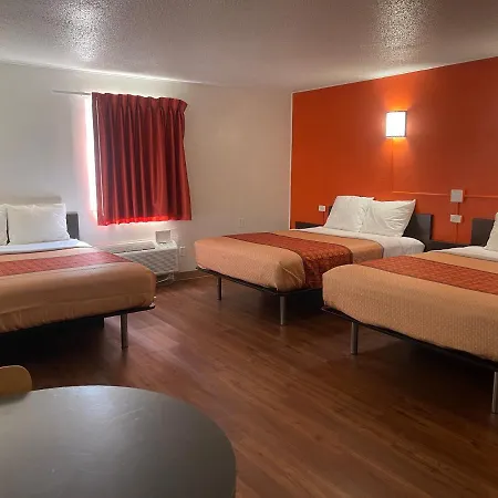 Regal 8 Inn & Suites-2