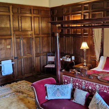Braithwaite Hall Bed & Breakfast-3