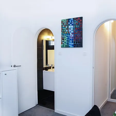 Hotel Satellite-3