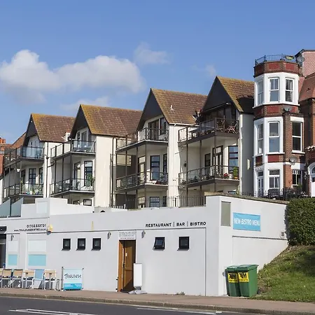 Southend Guest House - Close To Beach, Train Station & Southend Airport-3