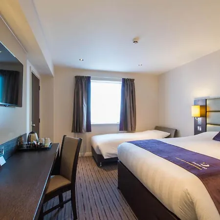 Premier Inn Stevenage Central-2