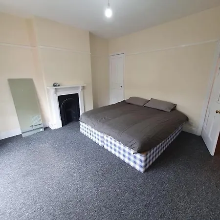 2 Bedroom House - Hopefield Road-2