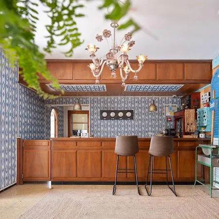 Bella Colina I Vintage Hotel 1953-3