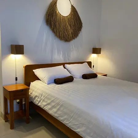 Five Rooms-2