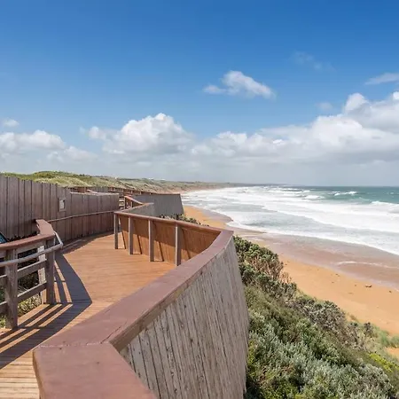 Logans Beach Apartments - The Loft-2
