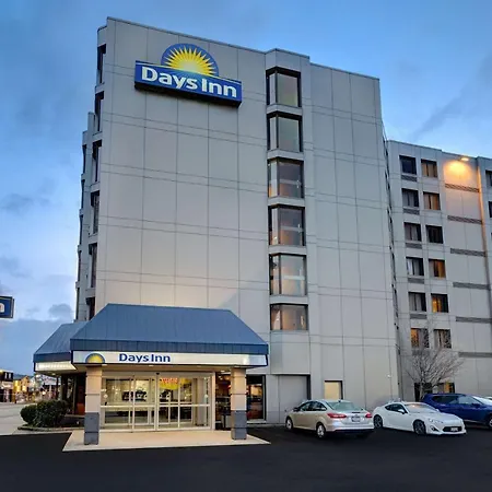 Days Inn By Wyndham Niagara Falls Near The Falls-2