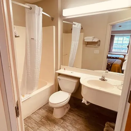 Royal Inn Midvale-3