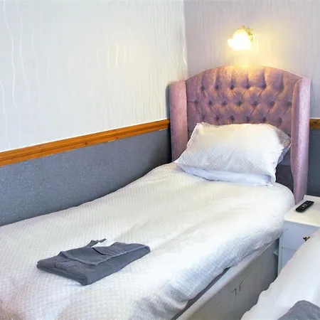 Pine Lodge Hotel-3