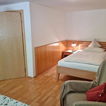 Pension Ladner-3