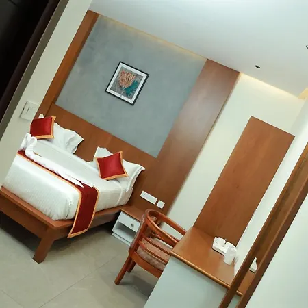 Ritz Avenue Luxury Hotel-2